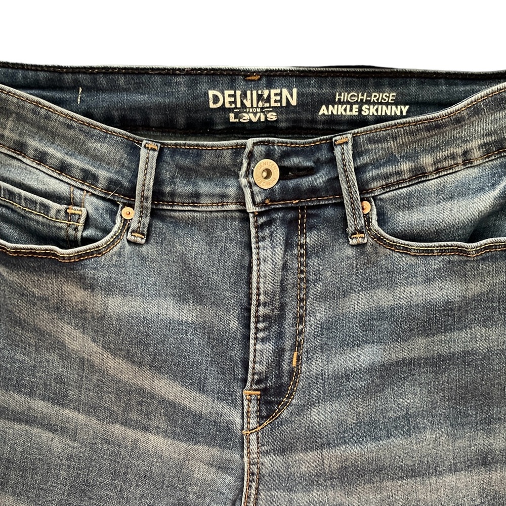 Denizen from Levi’s| Women's High Rise, Ankle, Skinny Jean| Size  6S| Med Wash |